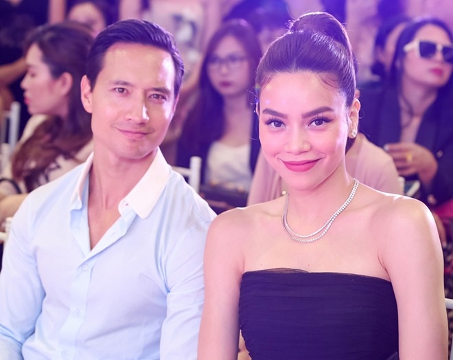 ho ngoc ha the hien tinh cam ngot ngao voi kim ly truoc dam dong