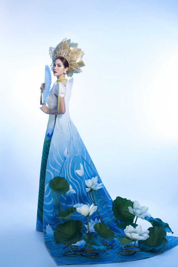 hoang hanh mang ho sen buc tranh tay bac len quoc phuc tai miss earth
