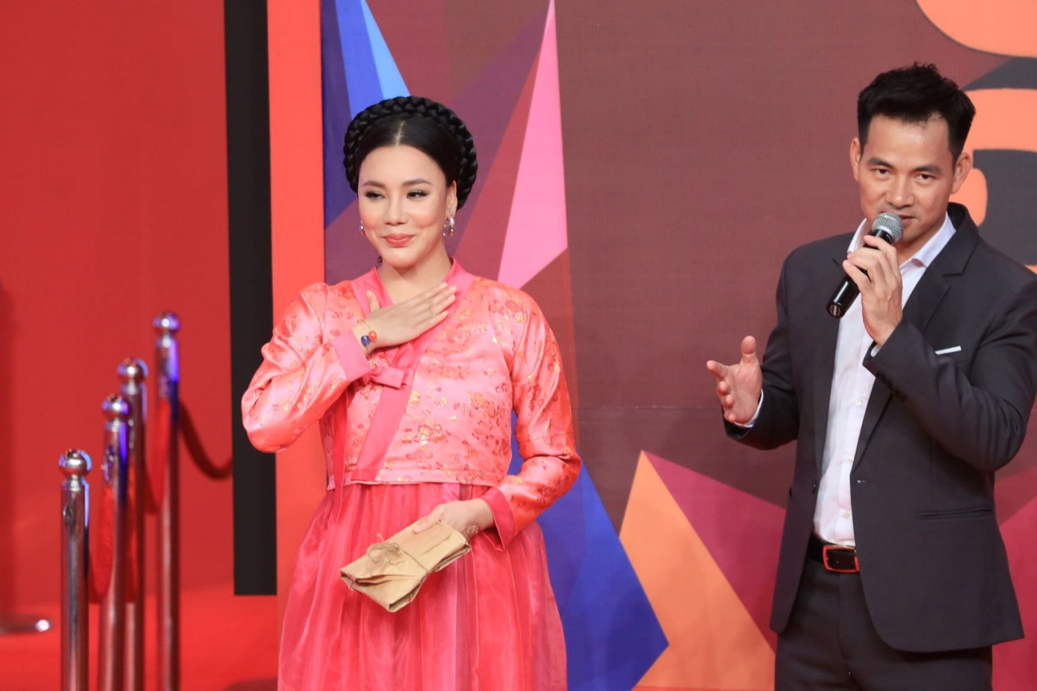 ho quynh huong bat ngo tham gia on gioi cau day roi