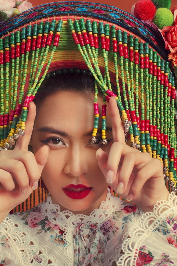hoang thuy linh dung nhieu ca dao tuc ngu trong album moi