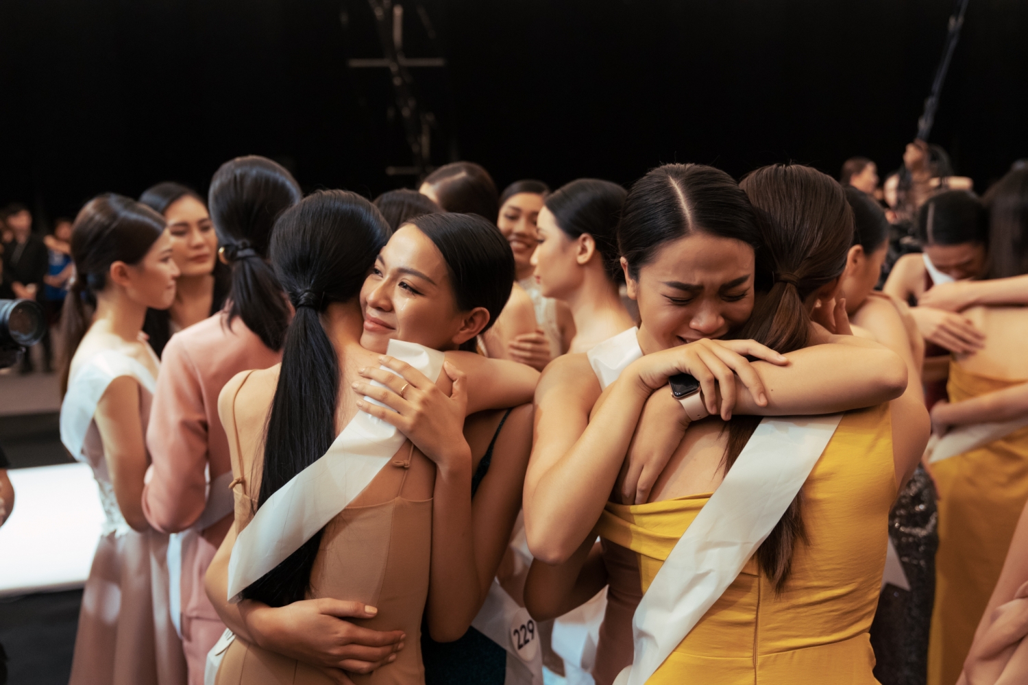 lo dien top 45 hoa hau hoan vu viet nam 2019