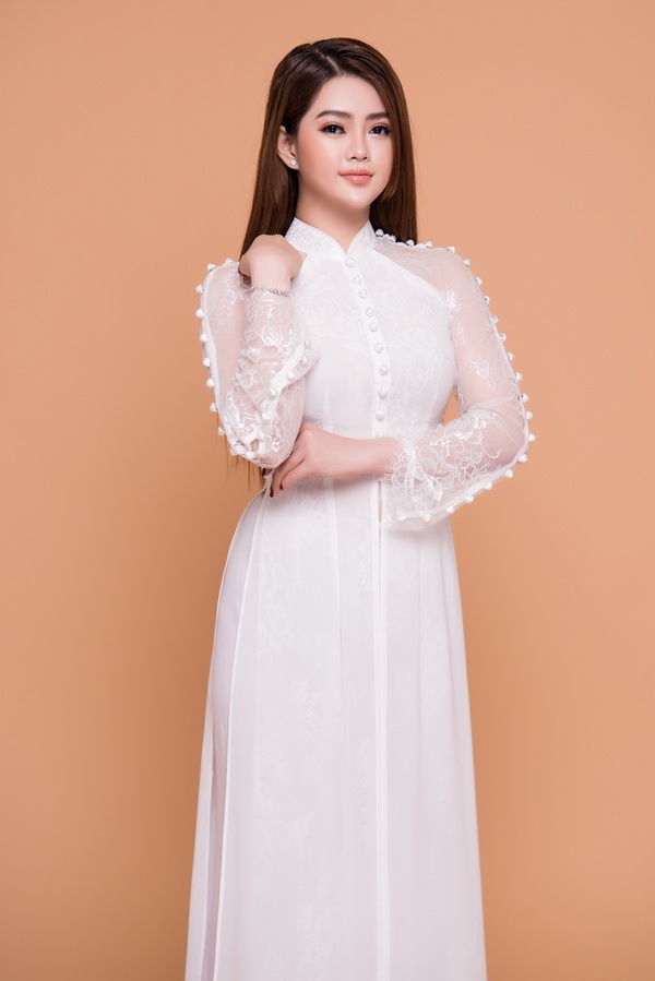 nguoi dep tuyet anh khoe duong cong goi cam