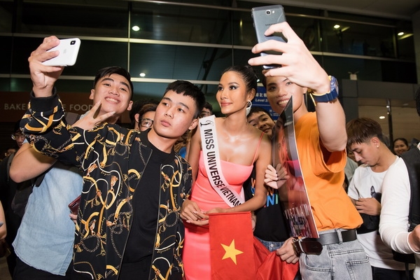hoang thuy chinh thuc len duong tham du miss universe 2019