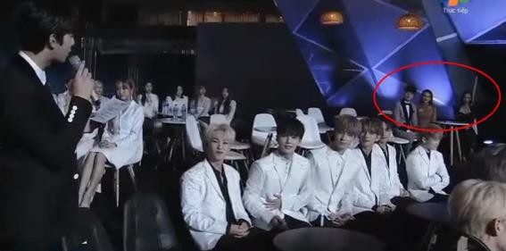 le trao giai aaa 2019 bi fan viet la o che thieu chuyen nghiep