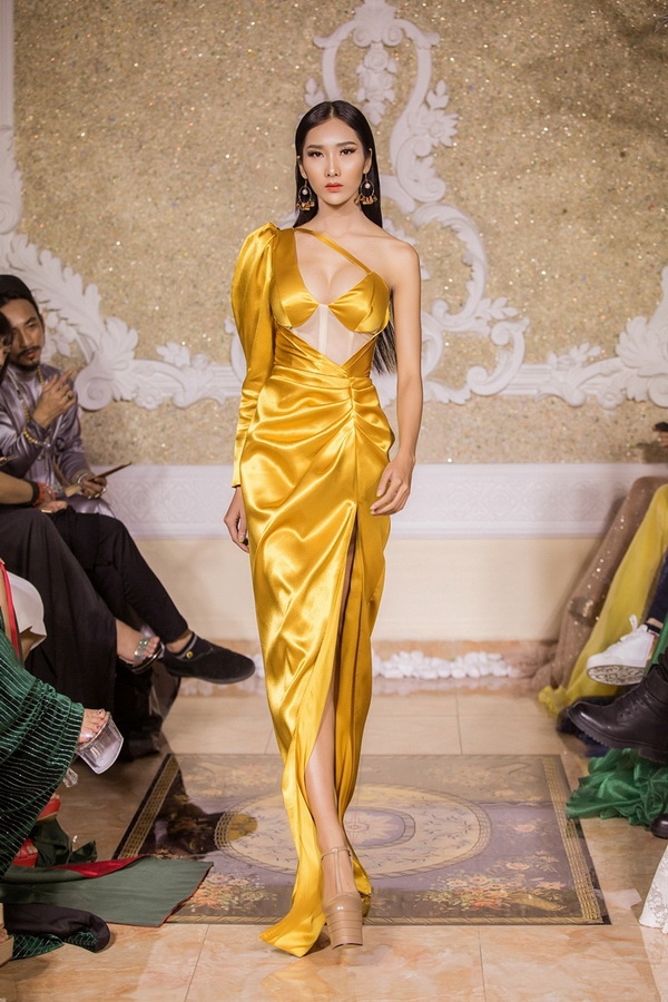 hoa hau tieu vy hoang hanh hoa nu than tren san catwalk
