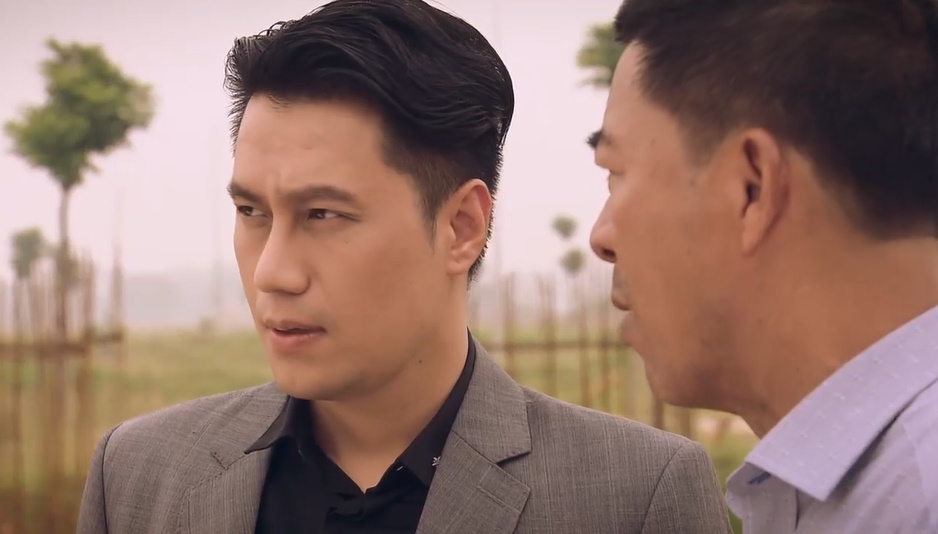 sinh tu tap 20 nhan dan xa chan xe chu tich tinh de gui don kien