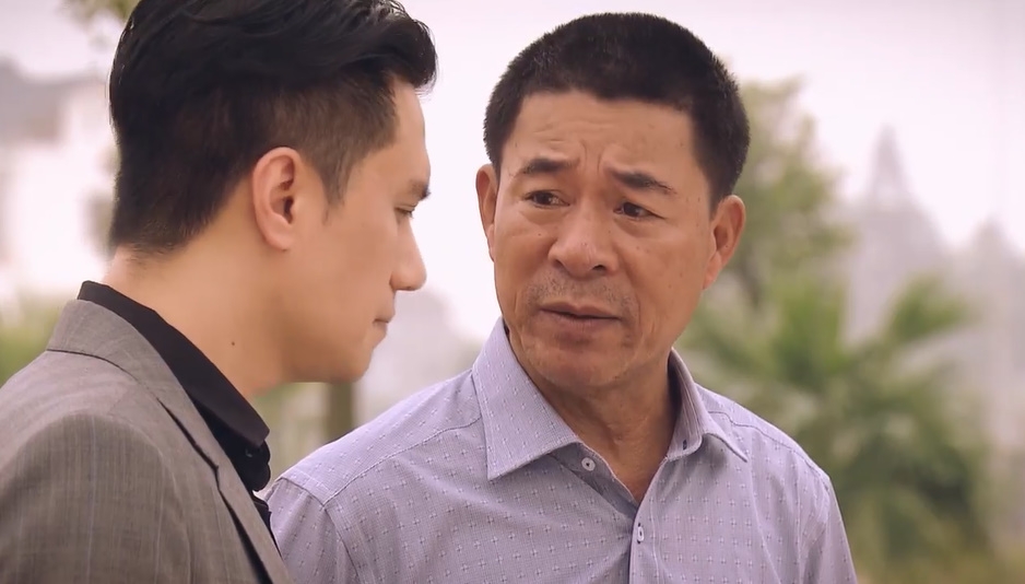 sinh tu tap 20 nhan dan xa chan xe chu tich tinh de gui don kien