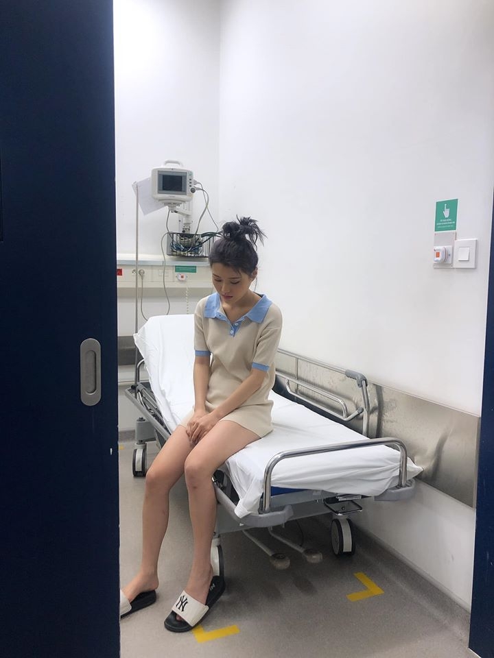 ca si han sara khien fan lo lang khi nhap vien giua dem