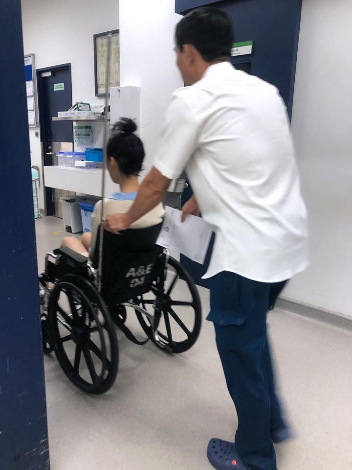 ca si han sara khien fan lo lang khi nhap vien giua dem