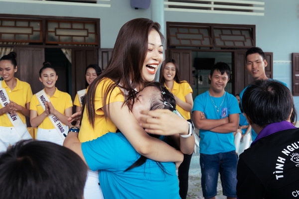 hoa hau khanh van gian di di tu thien sau dang quang