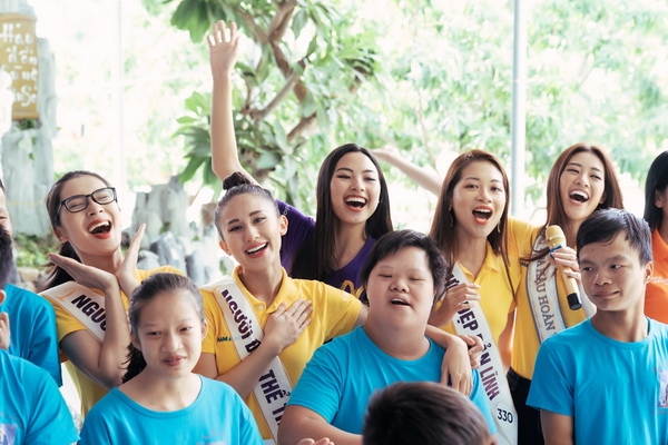 hoa hau khanh van gian di di tu thien sau dang quang