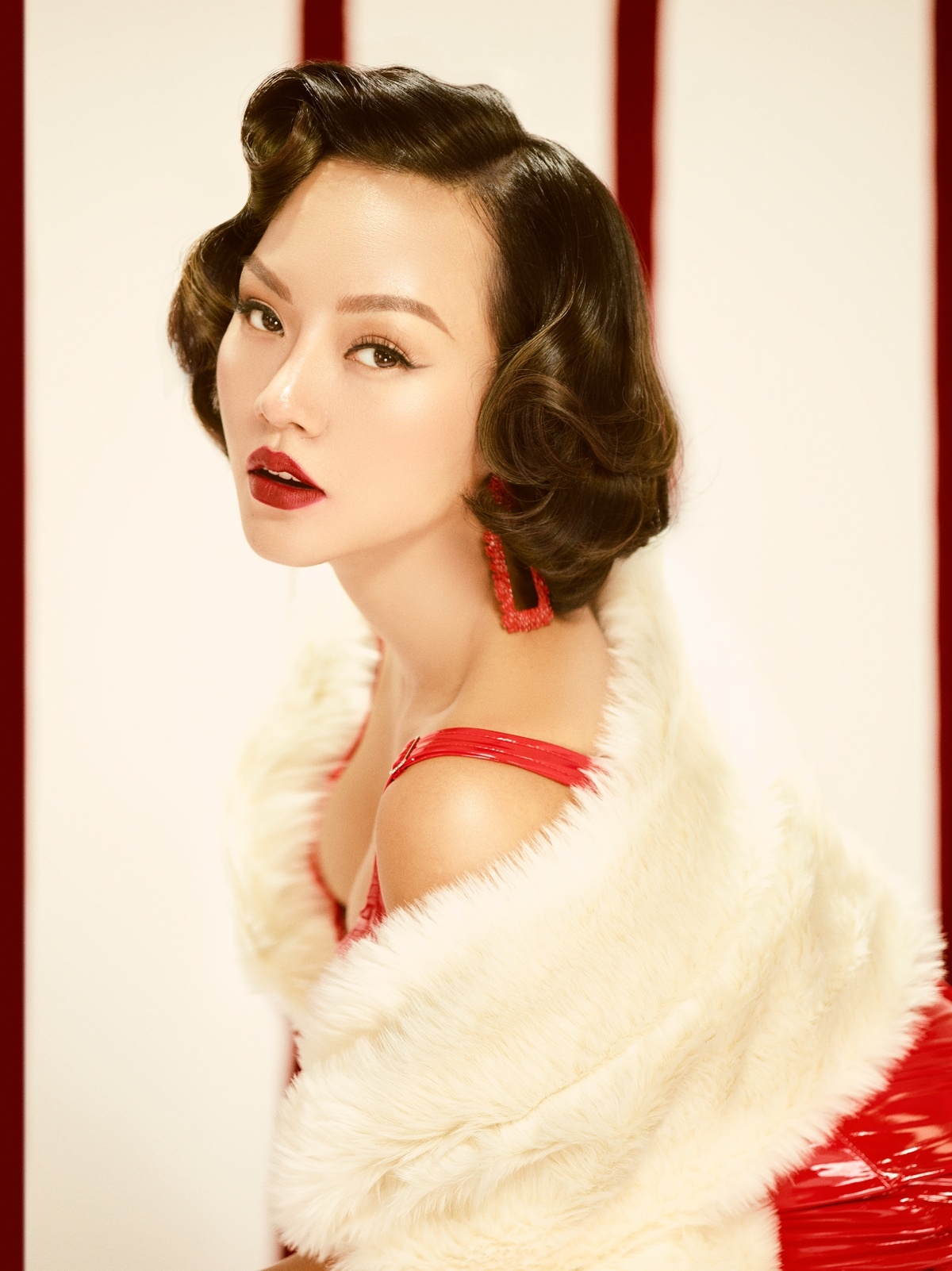 thai thuy linh nhieu luc toi cam thay minh giau nhat viet nam