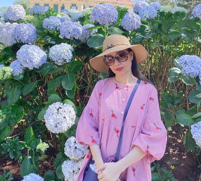 ca si cam ly lien tuc phai nhap vien vi suc khoe yeu