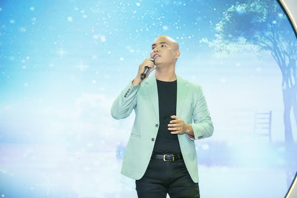 dan sao viet chay het minh trong liveshow cuoi cung cua a tuan