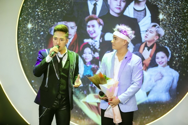 dan sao viet chay het minh trong liveshow cuoi cung cua a tuan