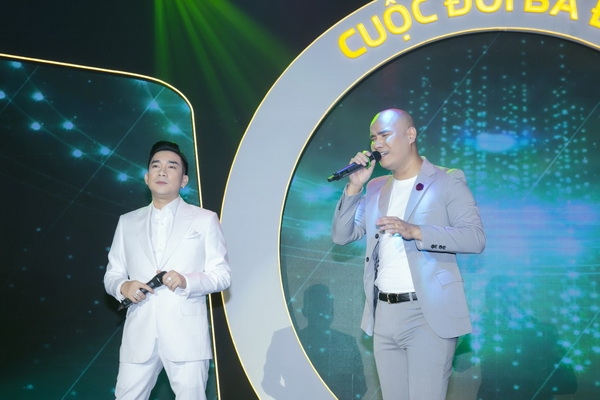 dan sao viet chay het minh trong liveshow cuoi cung cua a tuan