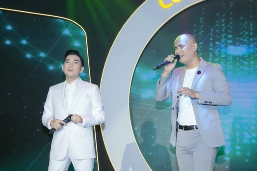 Dàn sao Việt “cháy” hết mình trong liveshow cuối cùng của A Tuân