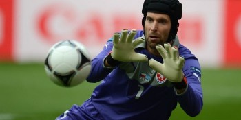 Petr Cech chia tay CH Czech sau 15 cống hiến