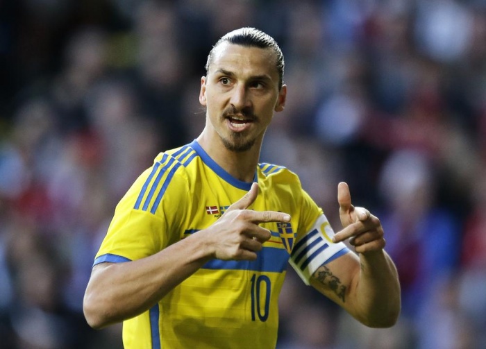 zlatan ibrahimovic nhan loi canh bao dau tien