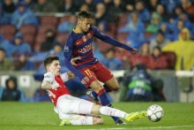lo dien nguoi thay the wenger vao cuoi mua giai