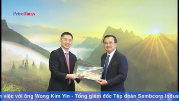 Chủ tịch HĐTV Hoàng Quốc Vượng làm việc với Tổng giám đốc Tập đoàn Sembcorp Industries