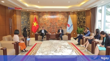 Chủ tịch HĐTV Hoàng Quốc Vượng tiếp Tổng giám đốc HSBC