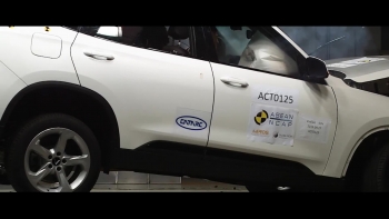 Hé lộ video xe Vinfast được kiểm định bởi Asean Ncap